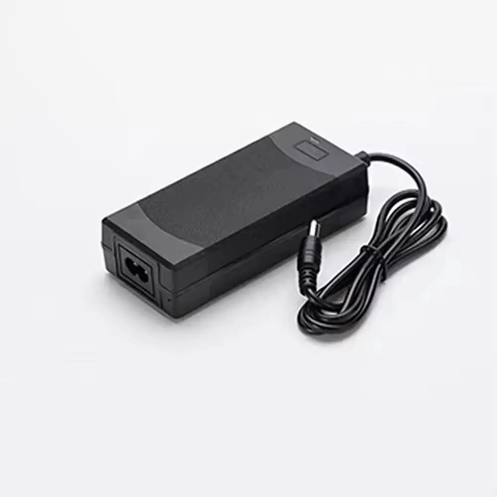 Caricabatterie automatico per auto 12V 24V