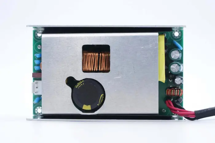 Il nostro nuovo prodotto: alimentatore GaN da 300 W