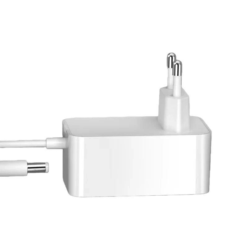 Adattatore di alimentazione con presa europea per montaggio a parete da 36 W 12 V 3 A